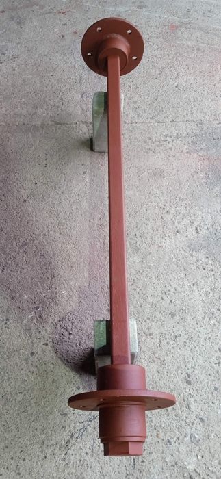 Oś, belka do przyczepy kompletna z piastami nowa.