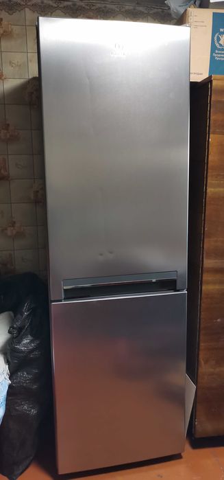 Продам холодильник Indesit