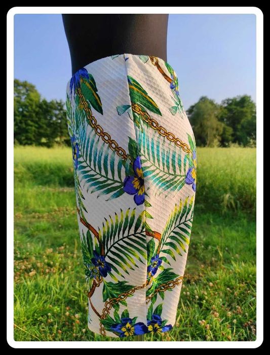 Amisu krótka spódnica na gumce w kwiaty z podszewką 40 L