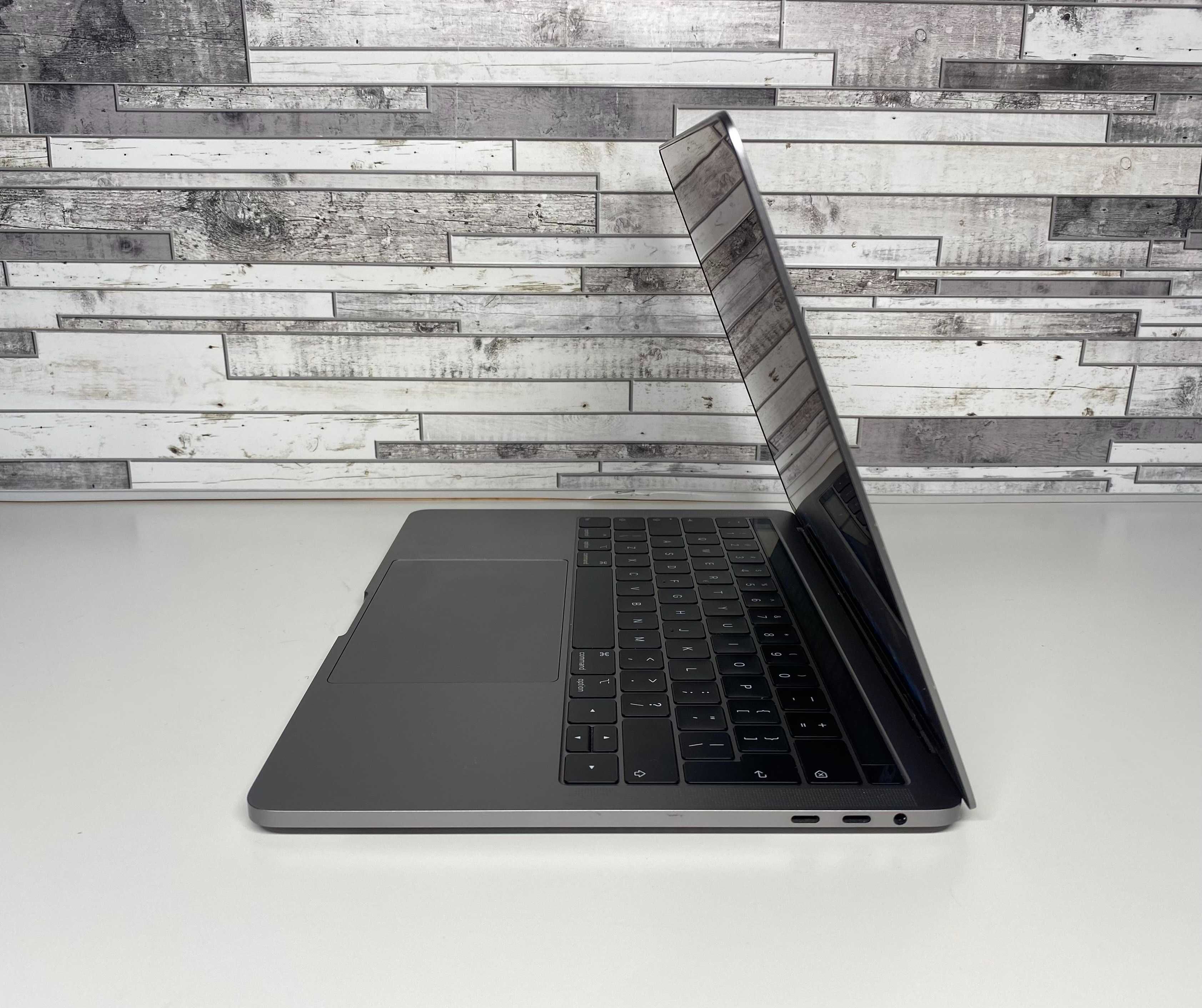 Apple Macbook Pro 13,3" A1989 i7-8559U 16GB 512SSD 33 CYKLE SEQUOIA