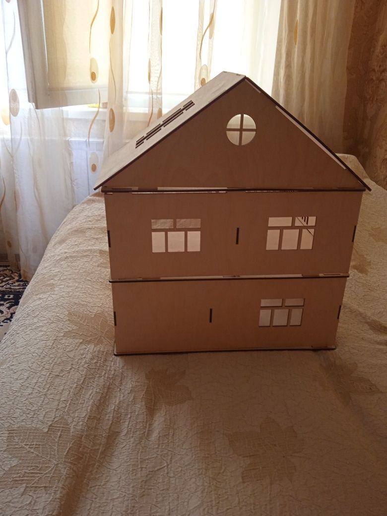 Продаю домик деревянный для куколок