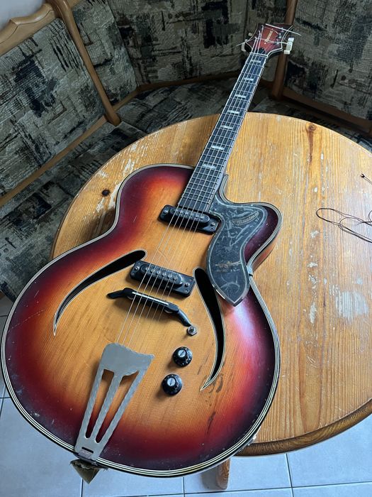 Вінтажна напівакустична гітара Musima Record (Німеччина)