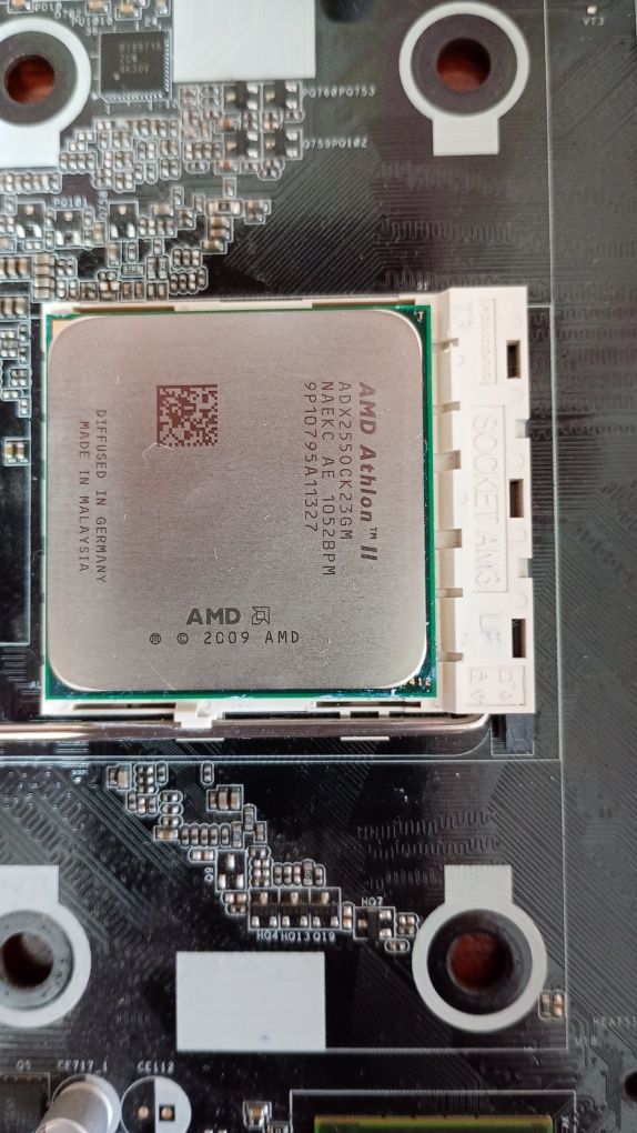 Материнка ASRock N68-GS4 FX