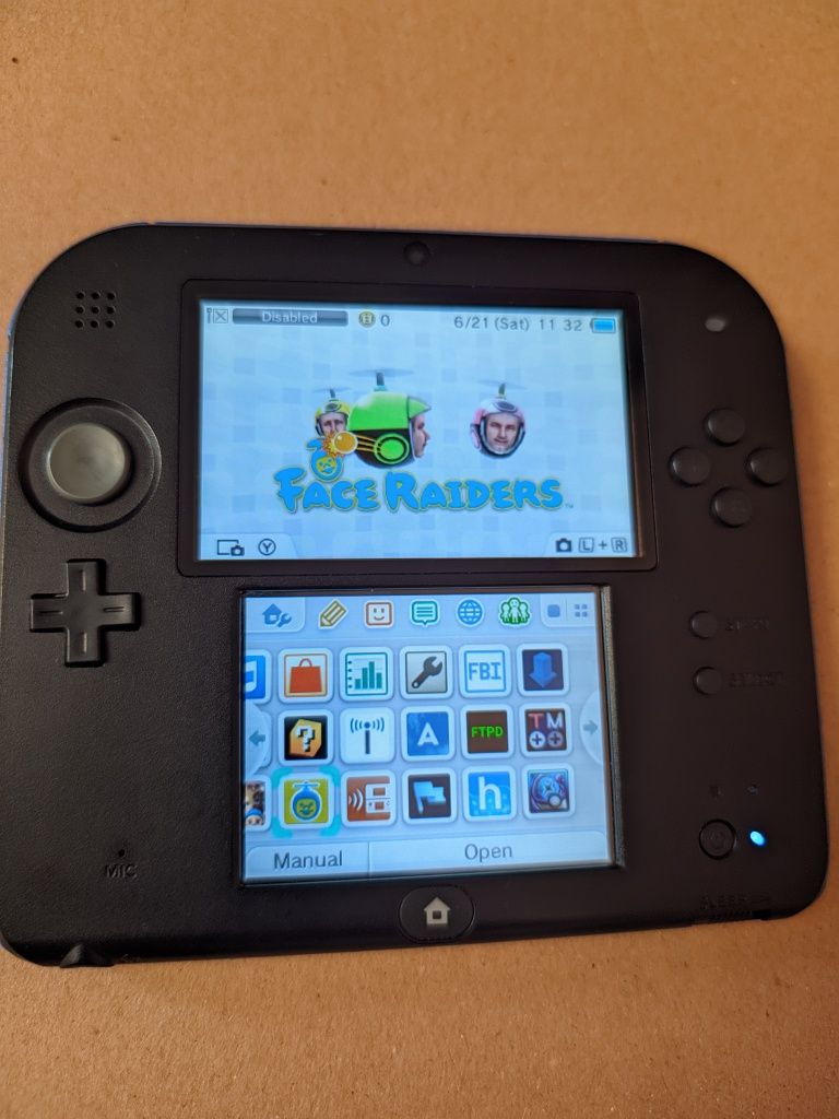 Nintendo 2DS портативна консоль