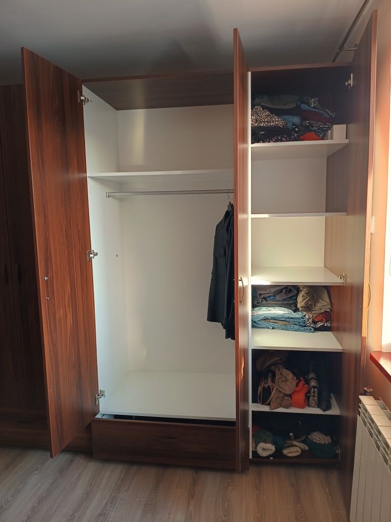 Duża szafa do sypialni
