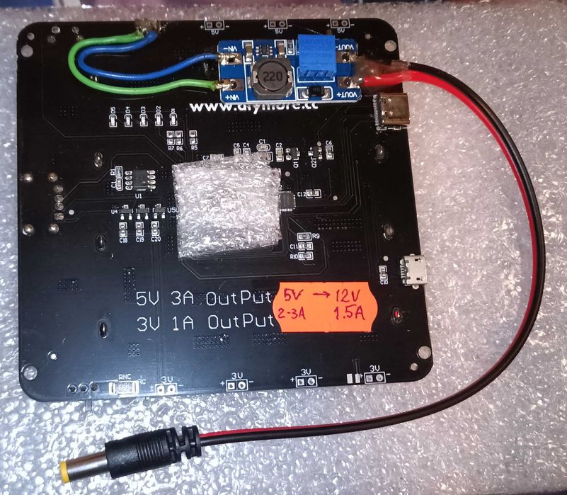 Модуль повербанк мініповербанк 4 секційний 18650 5V/3А, 3V/1A