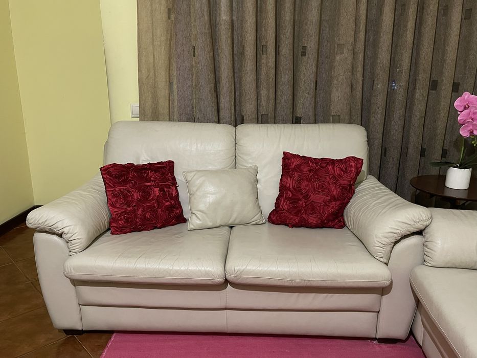 Sofas beges em pele