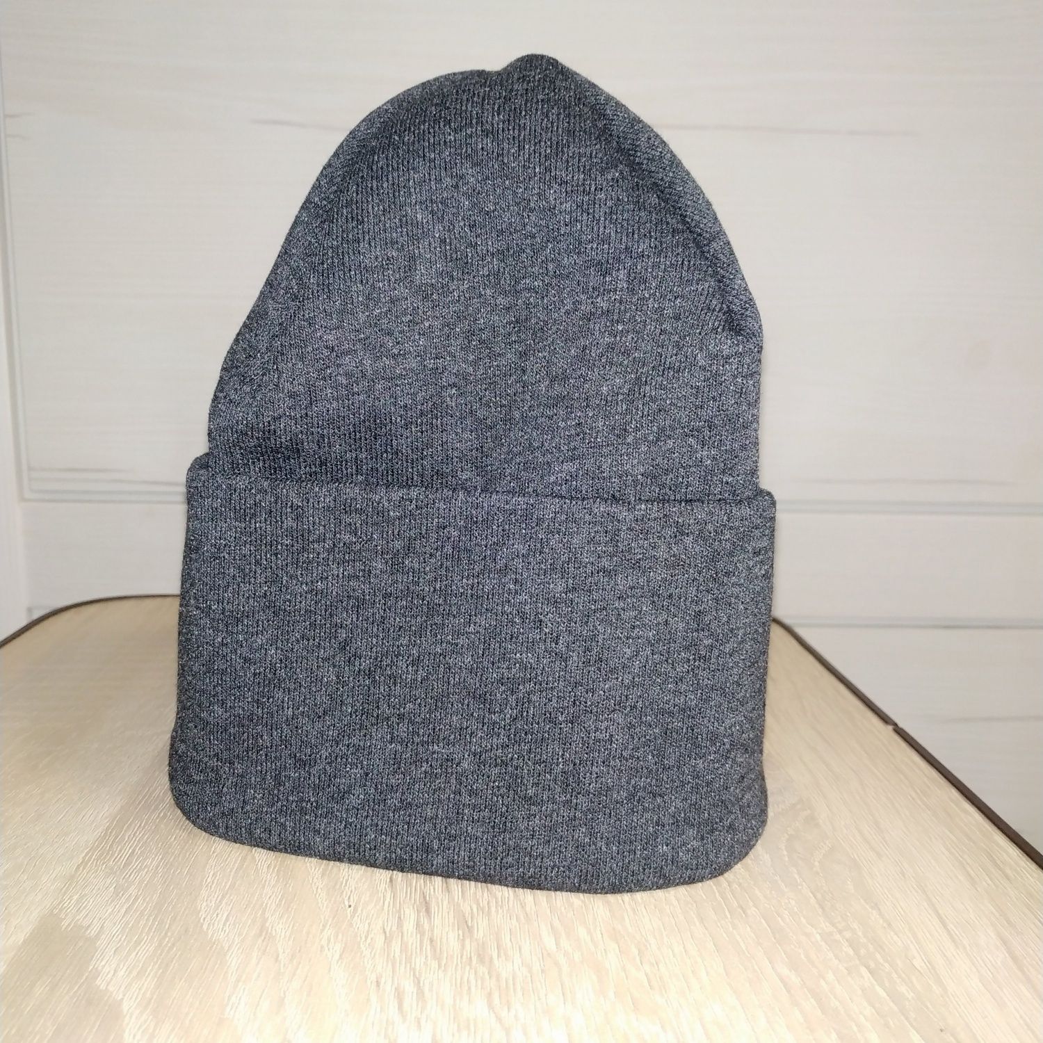 Чоловіча сіра шапка зимова трикотажна з відворотом