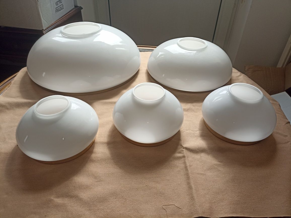 Biały Klosz z Mosiężną Obramówką Średnica 18cm