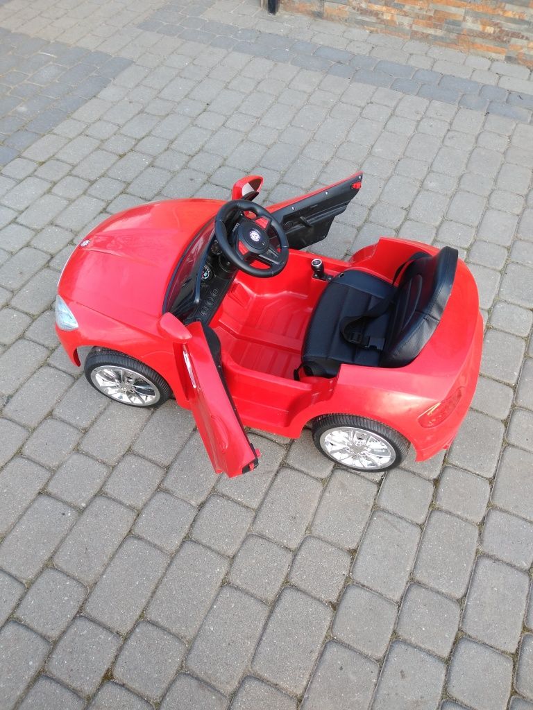 Samochód na akumulator dla dzieci