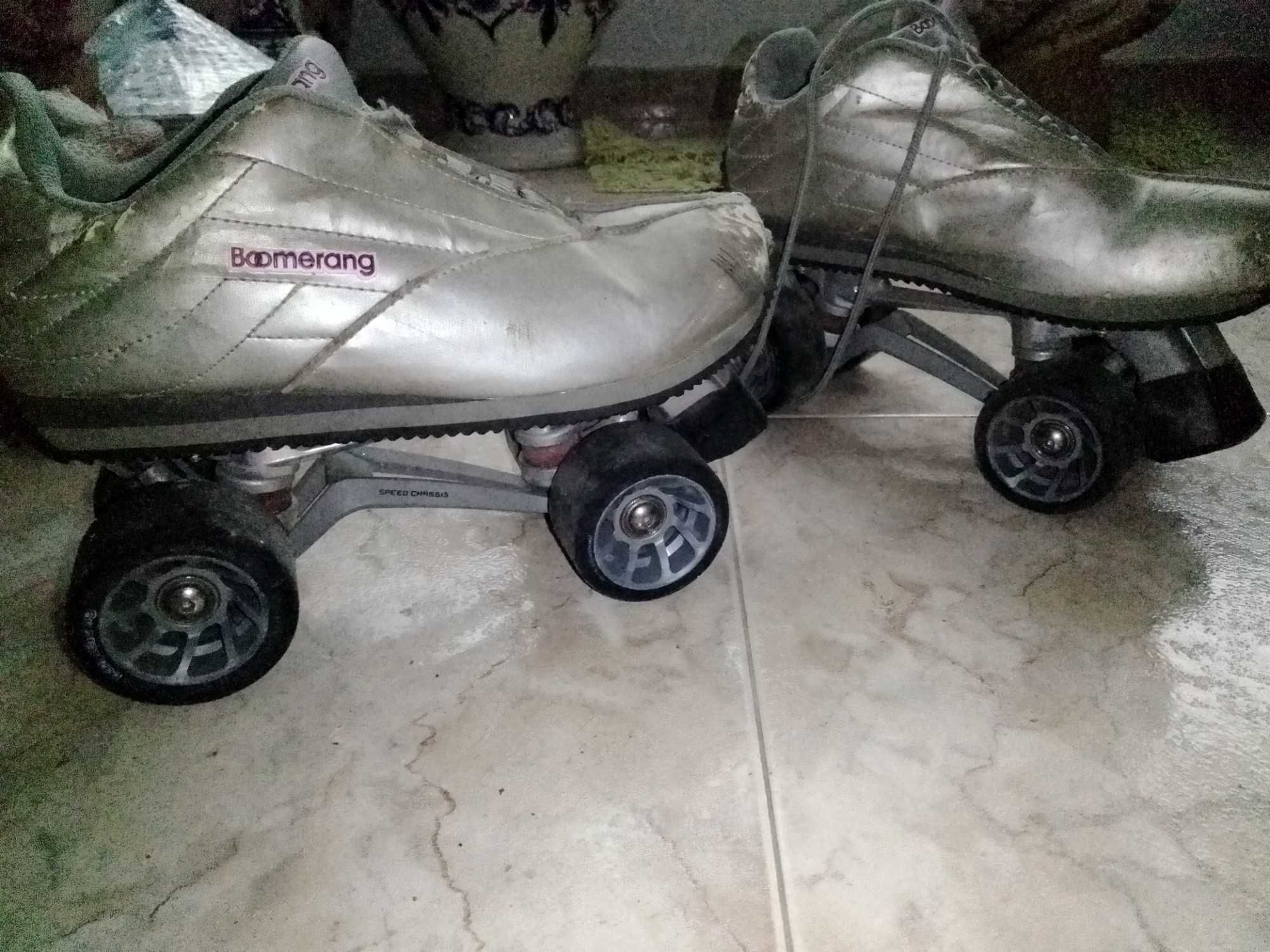 Patins quatro rodas vintage  todos originais  marca bomerangue