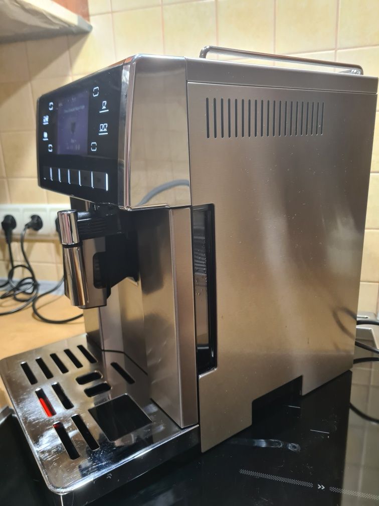 Кавоварка/кофемашина Delonghi PrimaDonna Exclusive