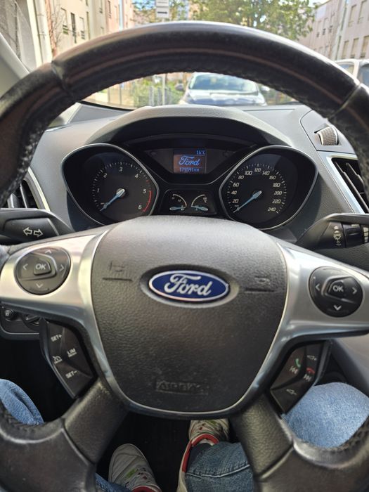 Impecável Ford C-max