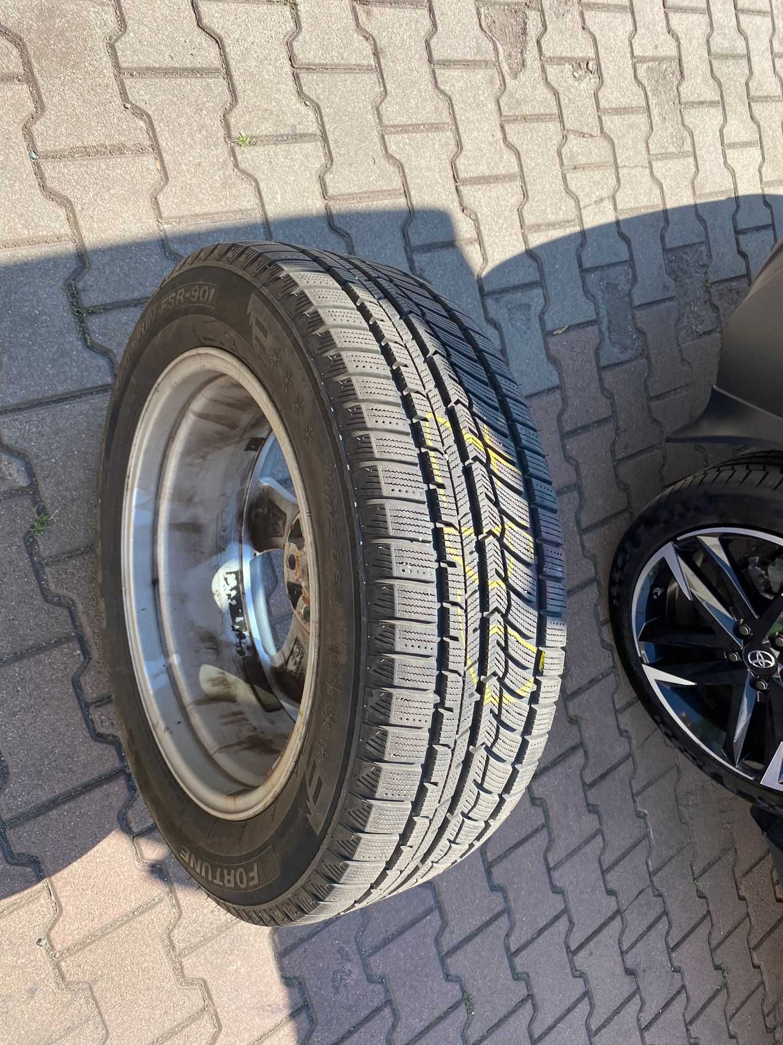 Felgi/ Koła zimowe komplet  Toyota CH-R  215/60/17 ET 45 5x114,3 TPMS
