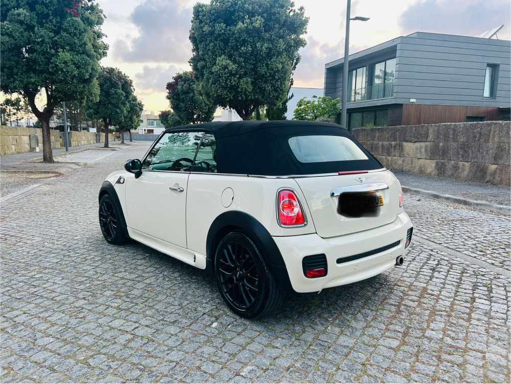 Mini Cooper D Cabrio JCW - Nacional