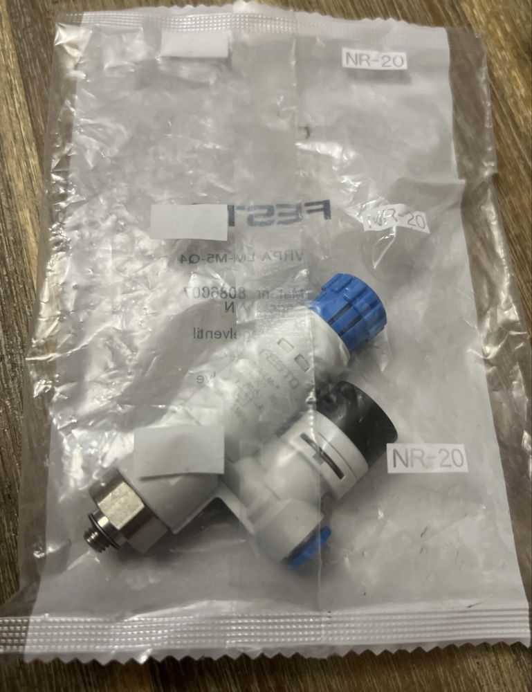 Festo Regulator ciśnienia VRPA-LM-M5-Q4 Nowy