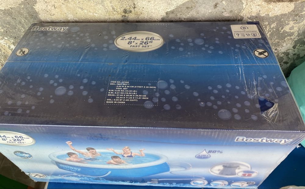 Piscina redonda com capa novas