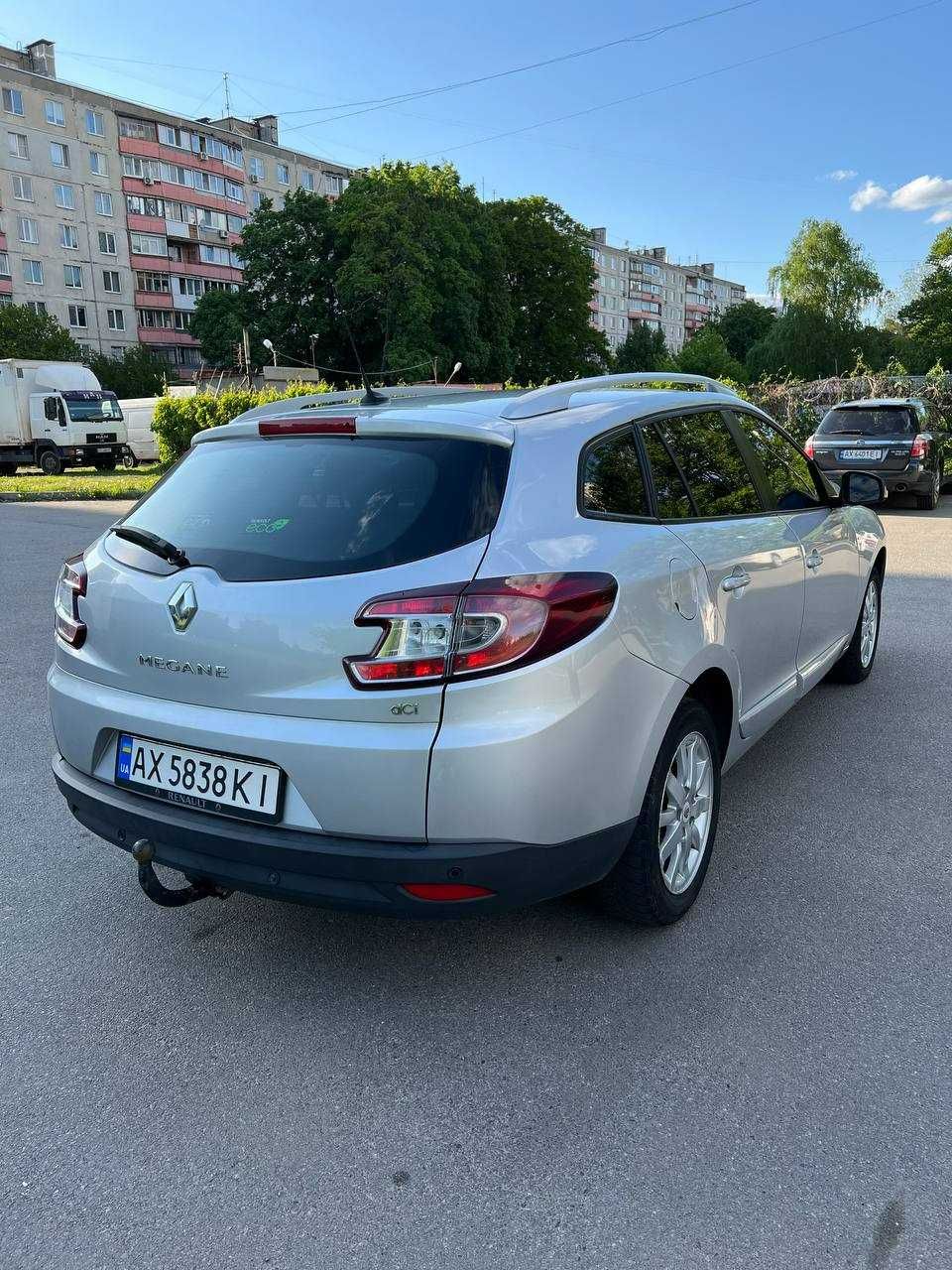 Продам Renault megane 3 2015 универсал 1,5 dci дизель