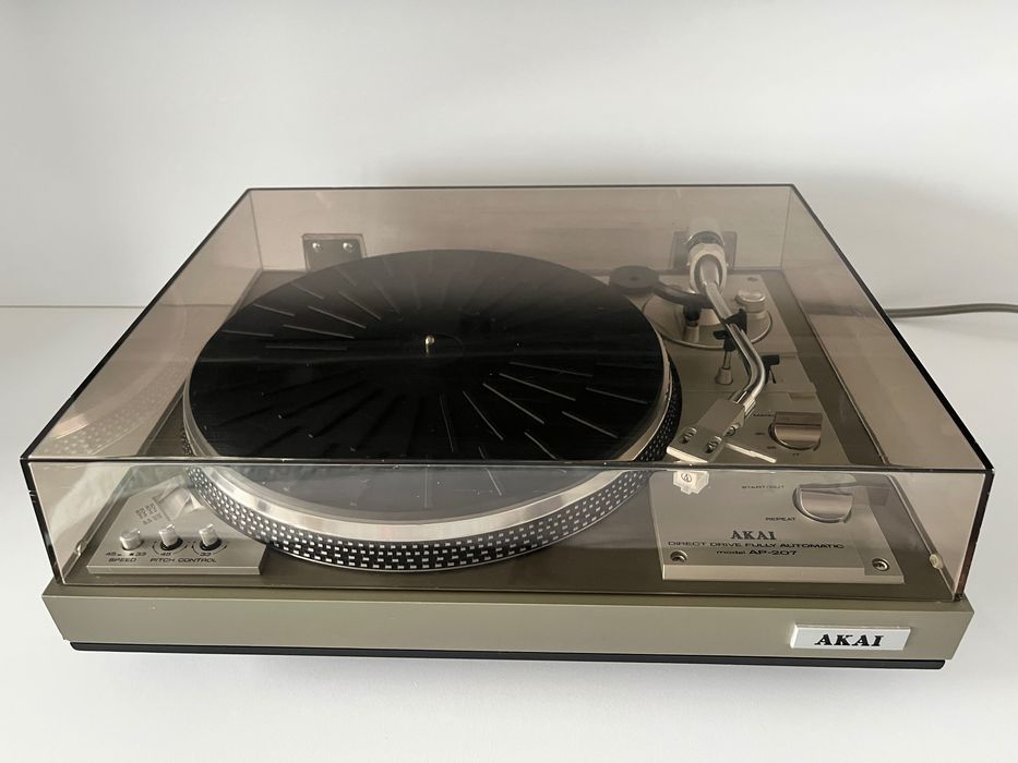Gramofon Akai AP-207