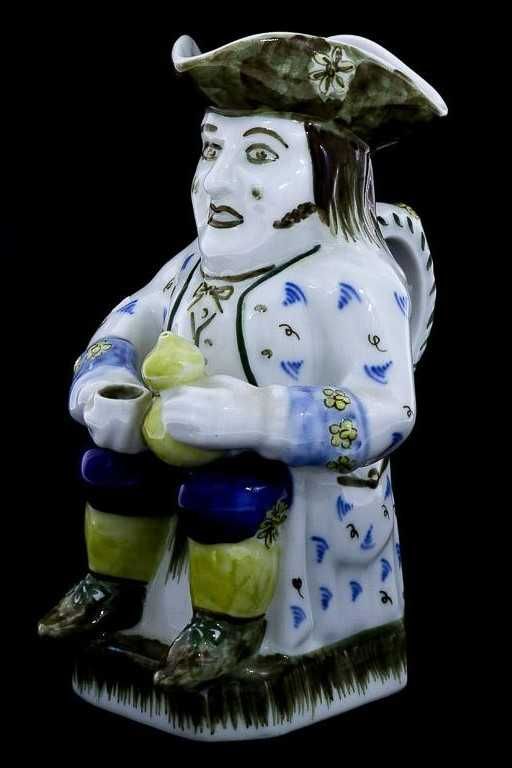 Jarro Toby Jug em Porcelana de Viana do Castelo