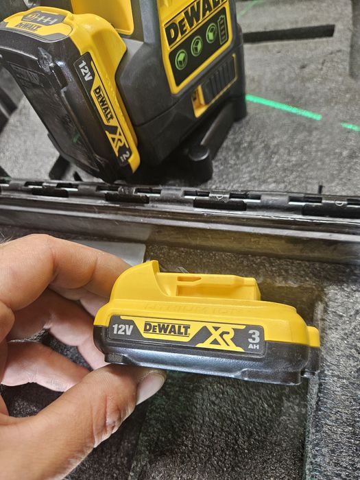 Dewalt DCE089G poziomica laserowa laser 360 stopni zielony
