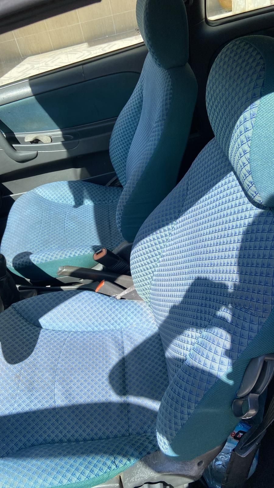 Lancia Y 1.2 i.e – 700€

Carro em bom estado geral.
	•	4 pneus novos