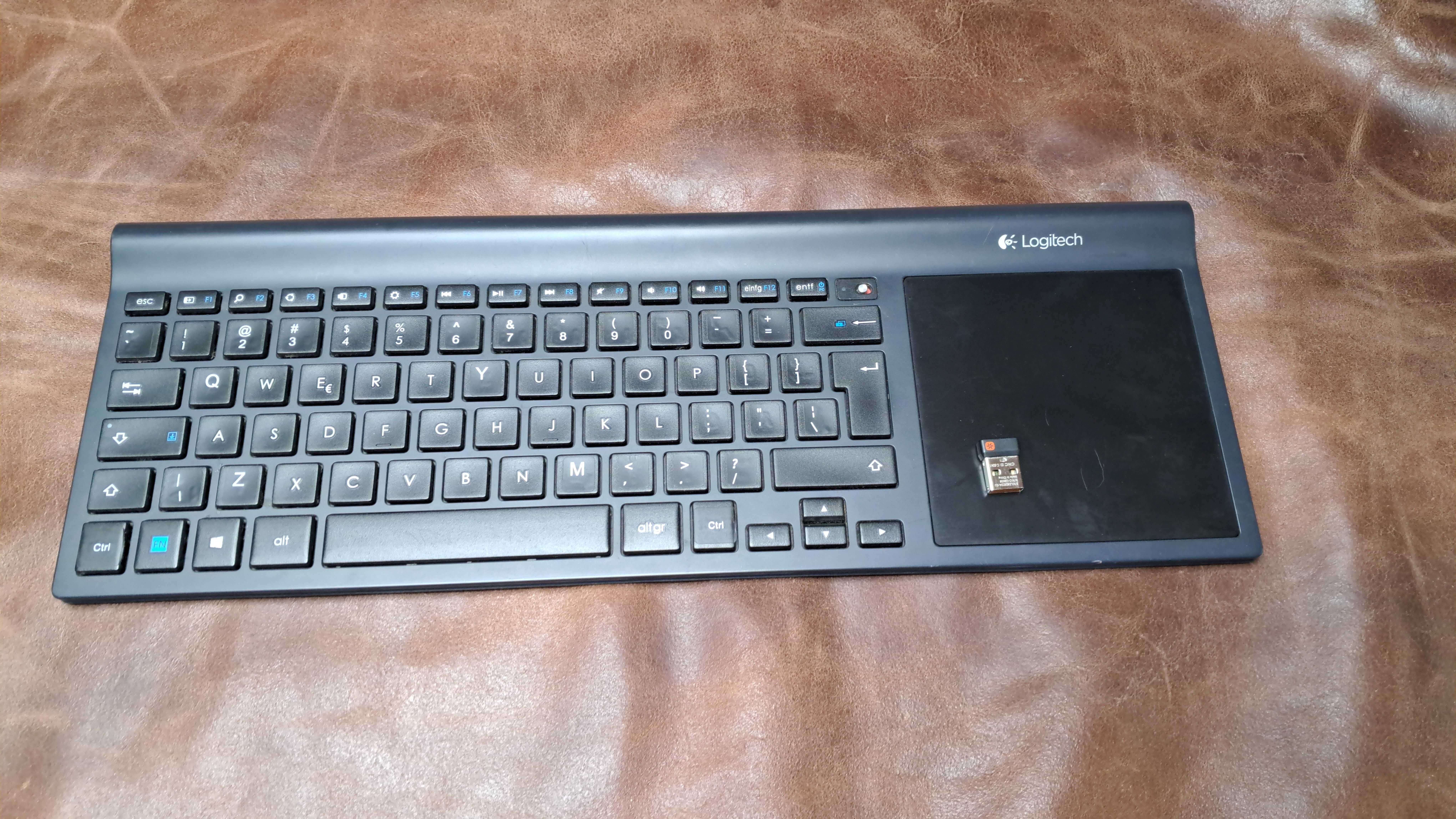 Logitech klawiatura bezprzewodowa TK820 z touchpadem