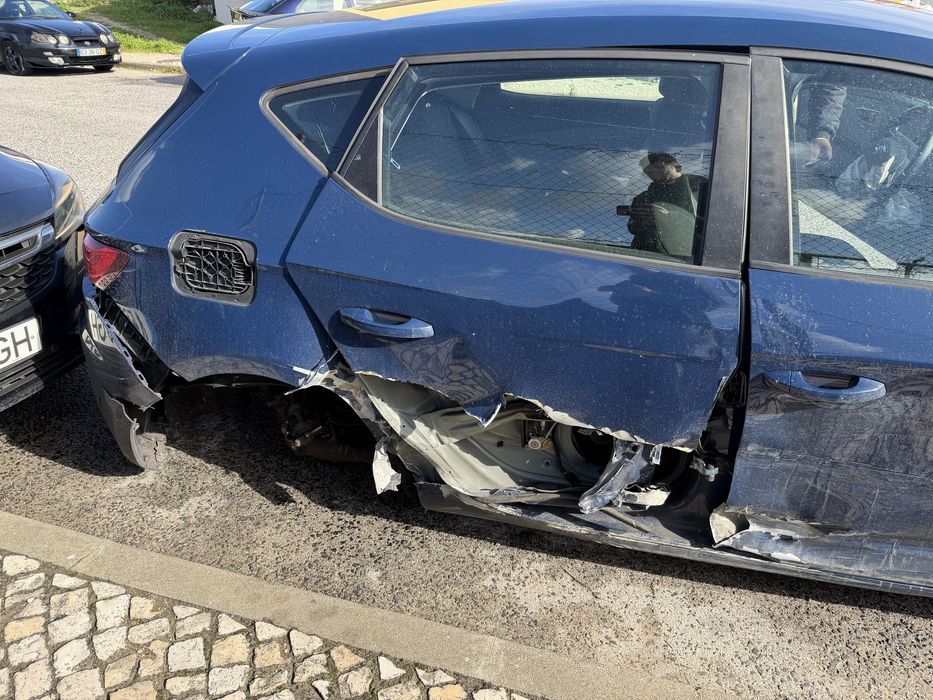 Seat Leon 1.0 tsi ecomotive (salvado)