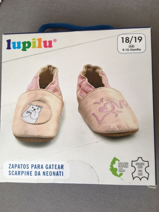 Sapatos em Pele para Bebé (novos com etiqueta)