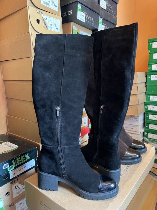 Продам ботфорты.Замша.Новые.продам