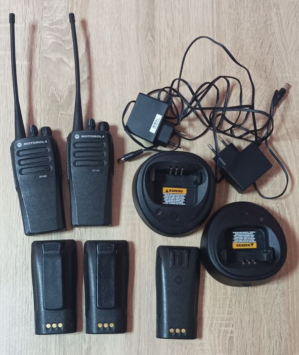 Радіостанція motorola dp 1400 +зарядний пристрій два комплекти в наявн