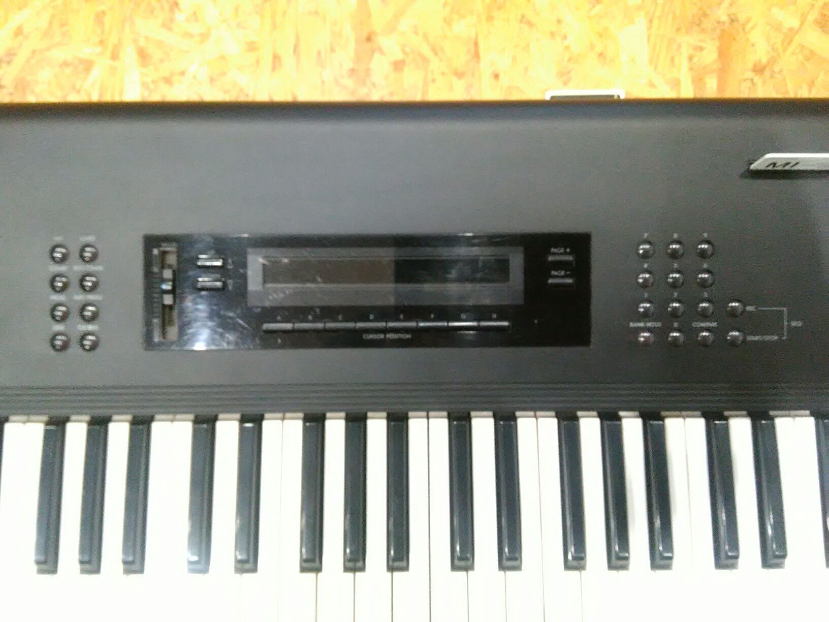 KORG  M-1 music workstation