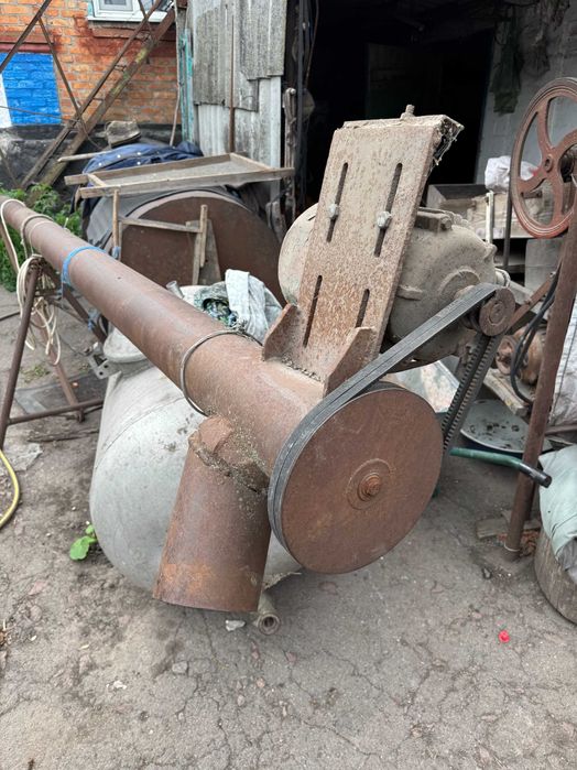 Погрущик, Шнек завантажувач зерна