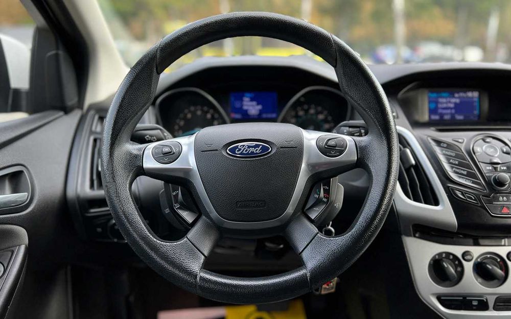 Ford Focus  2012