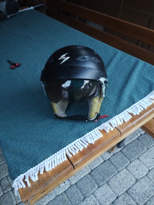 Kask  czarny z zagranicy