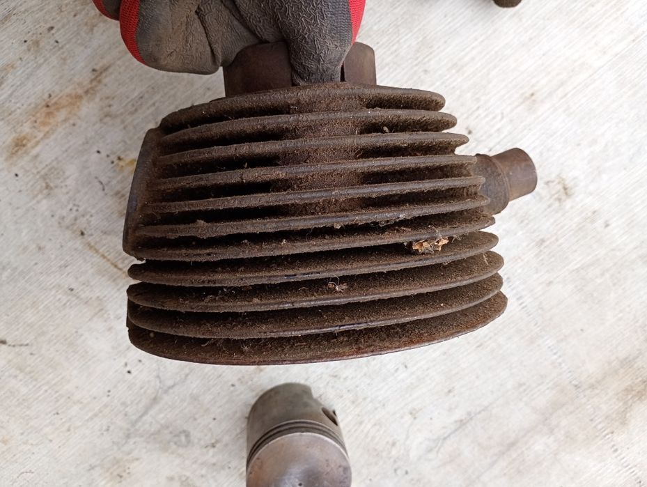 Cylinder tłok WSK 150