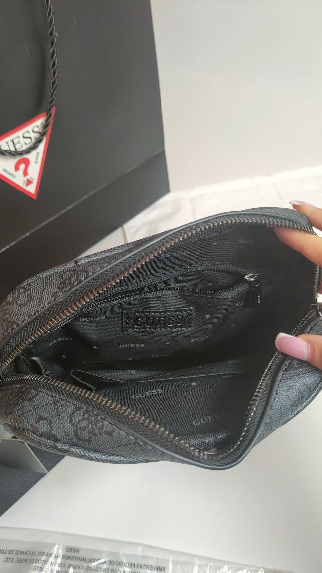 Монограмна чоловіча барсетка Guess. Сумка гес через плече