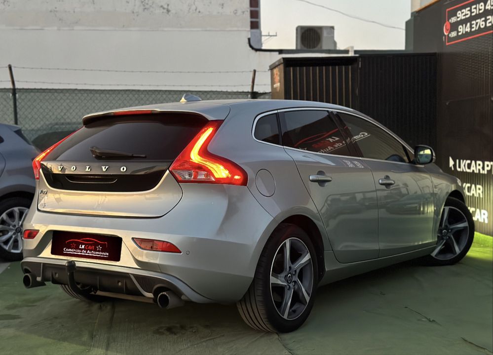 Volvo V40 1.6 D2 ‘ R-Design ‘  GARANTIA !