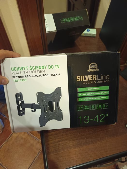 Wieszak ścienny do telewizora