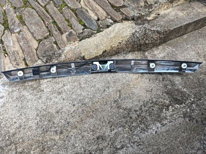 Friso da mala Opel astra h 5portas