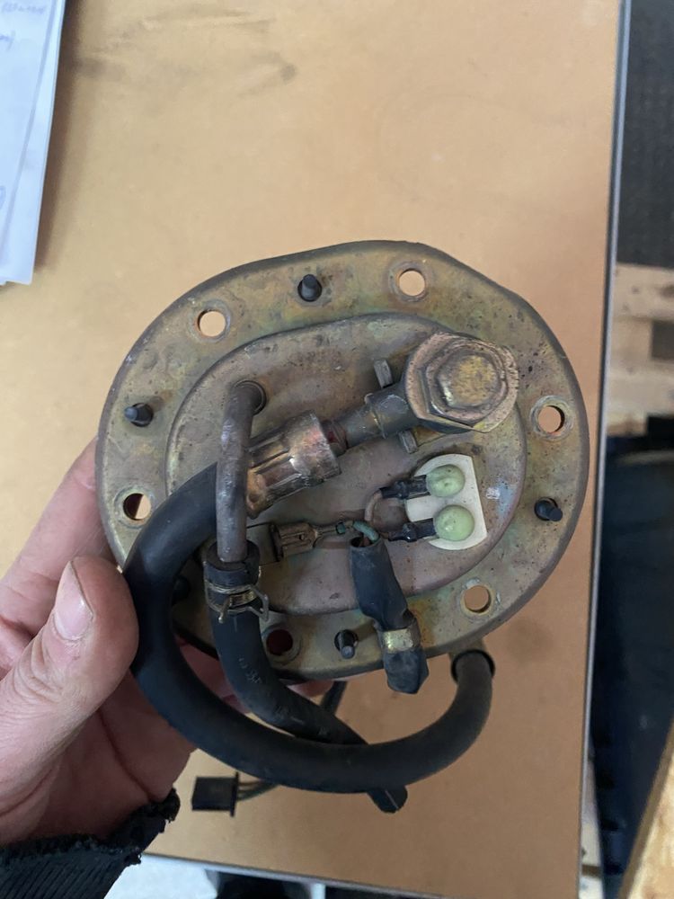 Pompa paliwa cbr 600 f4i pc35 01-06