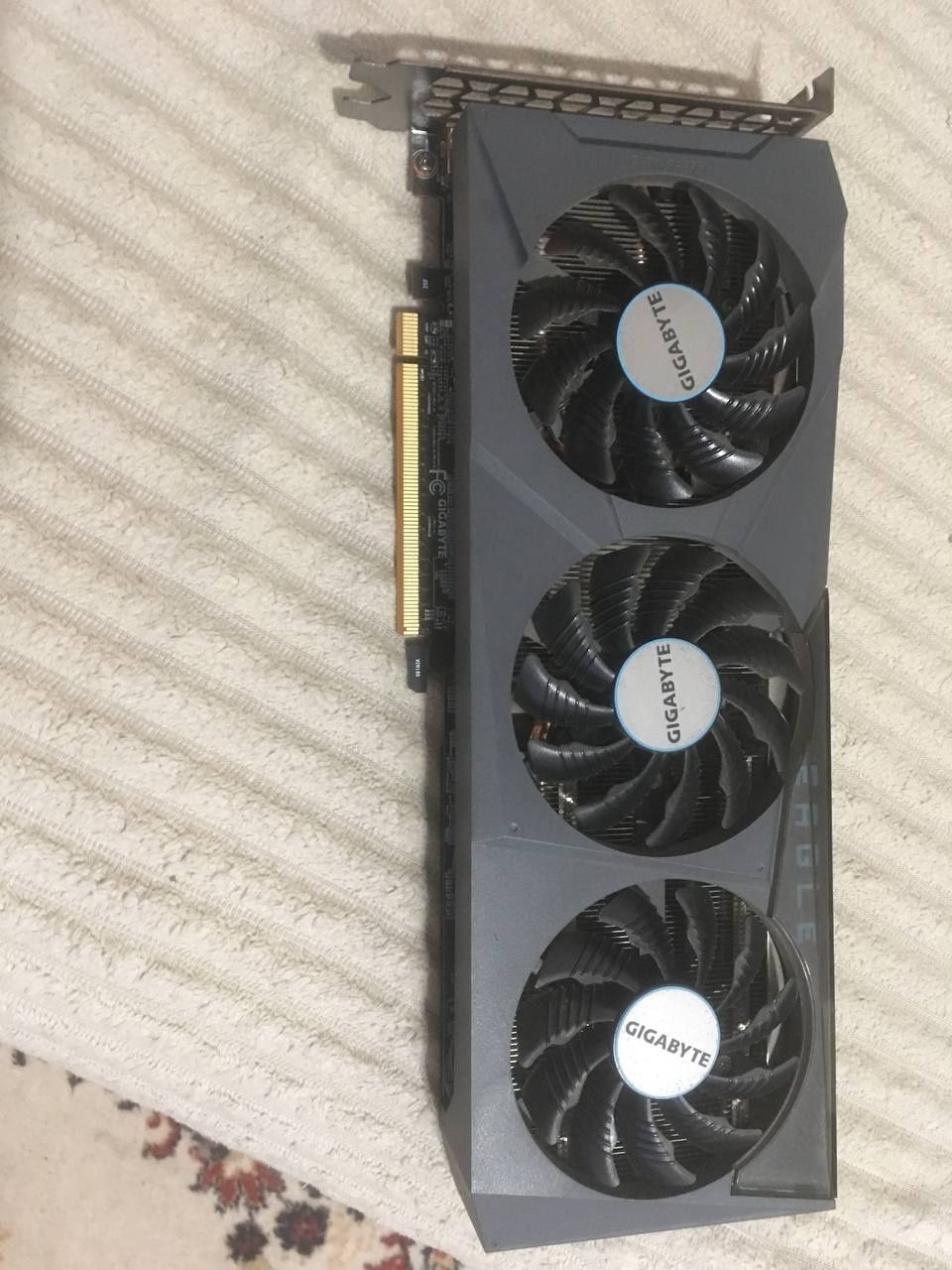 Продам відеокарту Gigabyte EAGLE RX 6700 XT 12GB 192bit