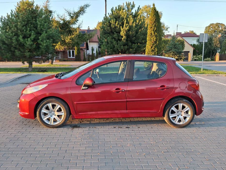 Peugeot 207 1.6hdi + 2 komplety kół i filtry
