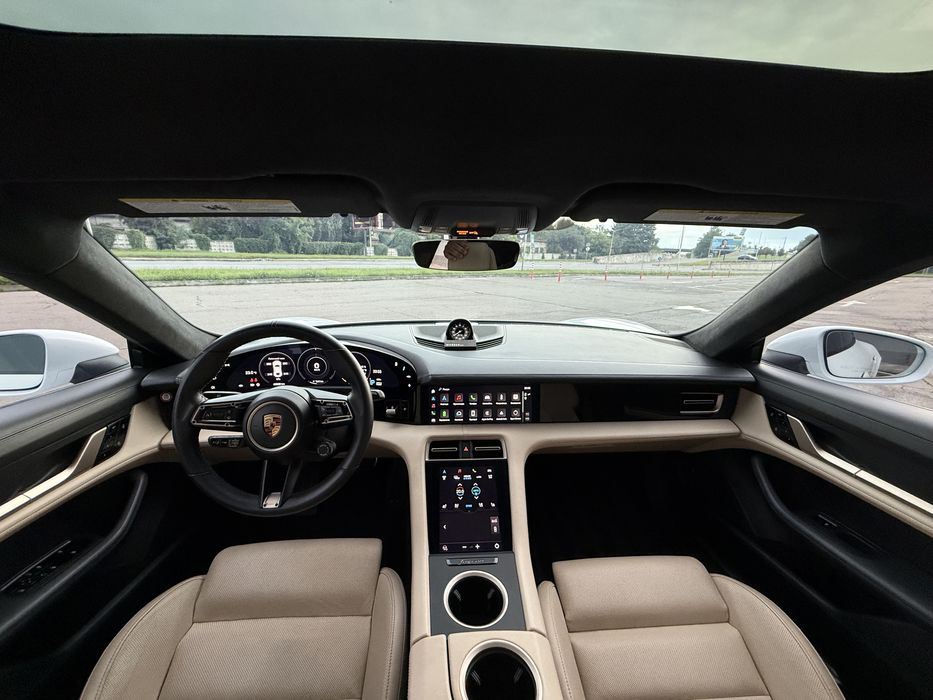 Porsche taycan turbo