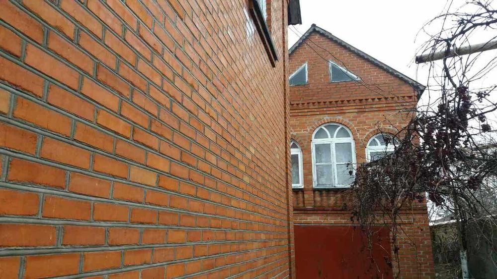 Двухэтажный дом в Пирятине