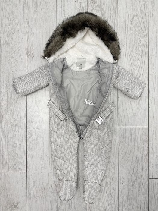 Продам зимовий комбінезон River Island 9-12 місяців
