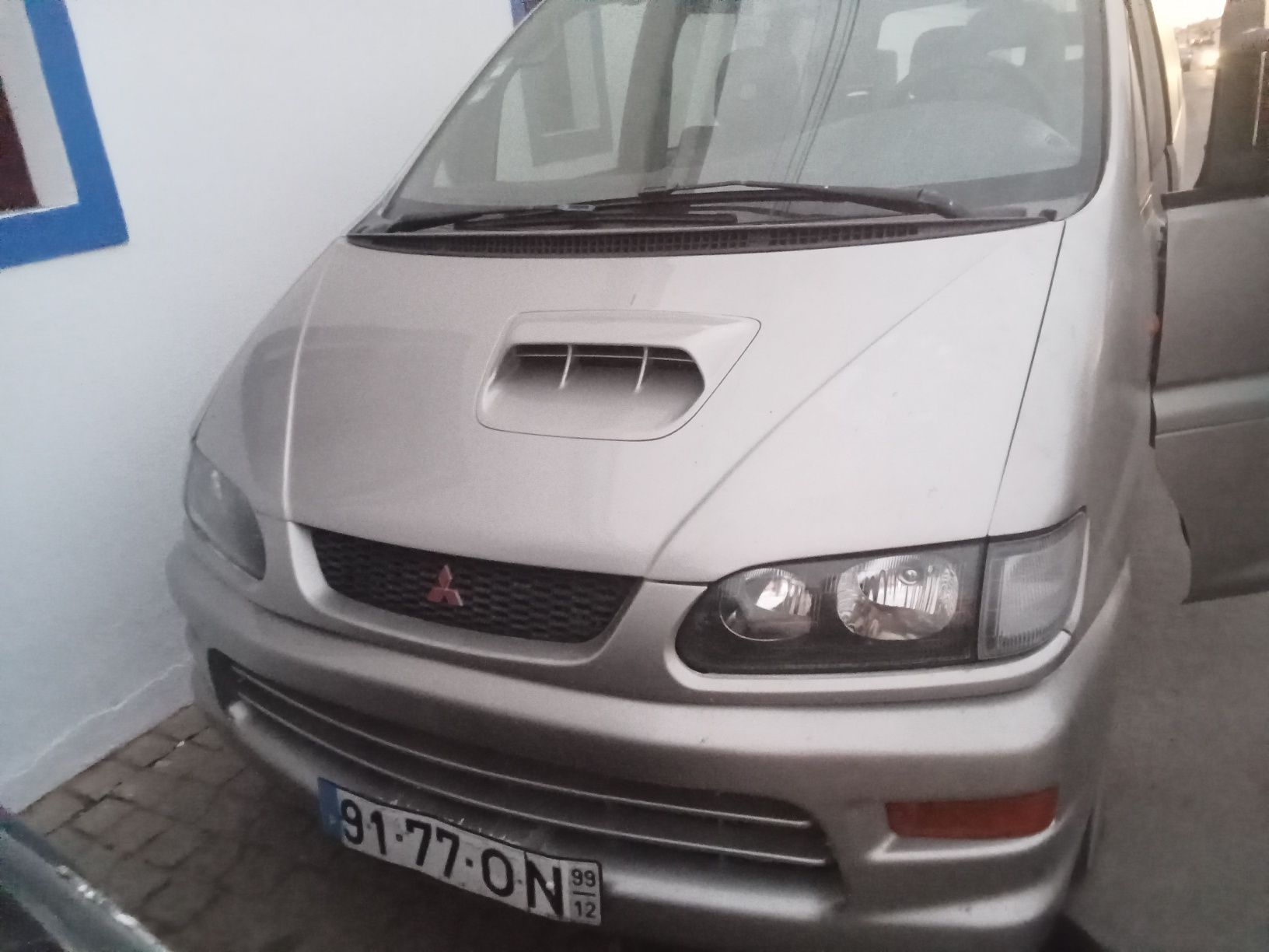 Carrinha Mitsubishi