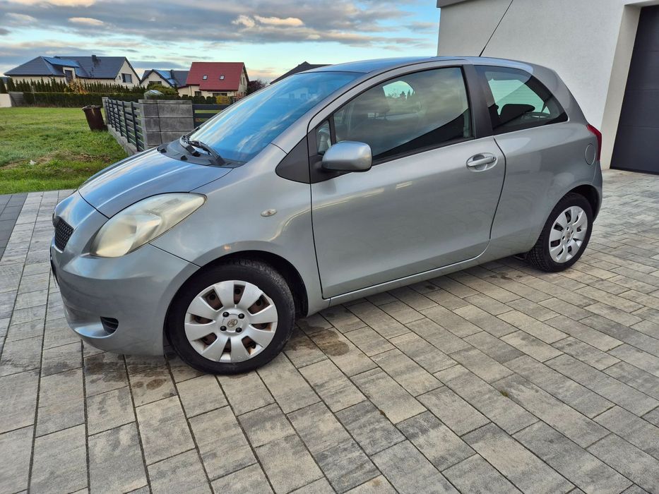 Toyota Yaris 1,3 benzyna 64KW, 3 drzwi