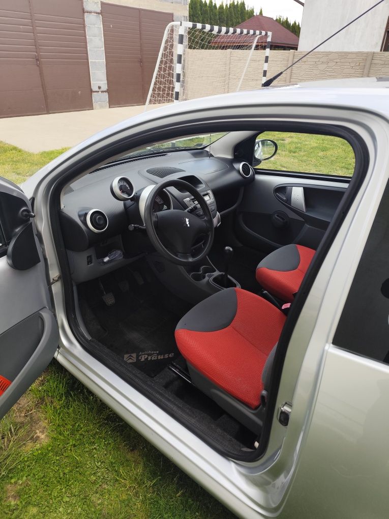 Sprzedam Peugeot 107 1.0 benzyna mały przebieg