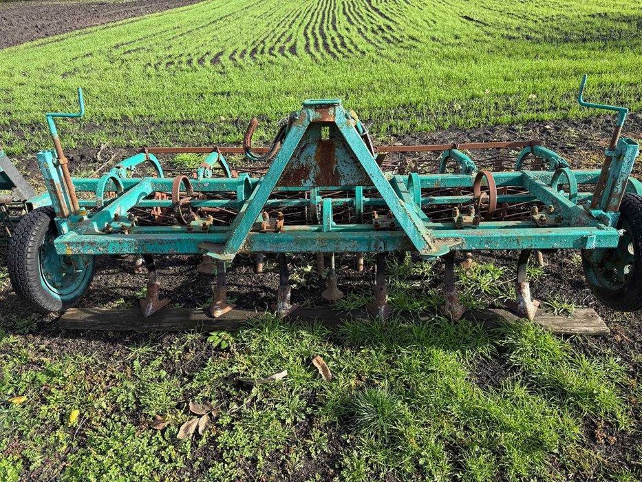 Культивитор пружинний